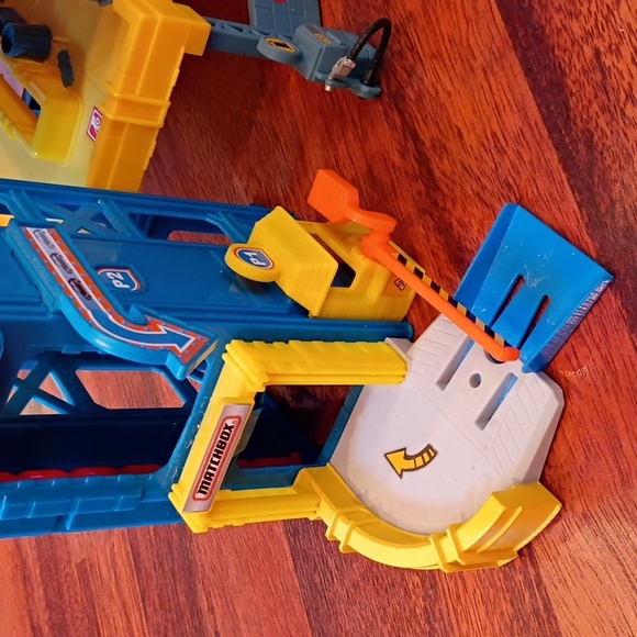 Matchbox car garage - Picture 8 of 15